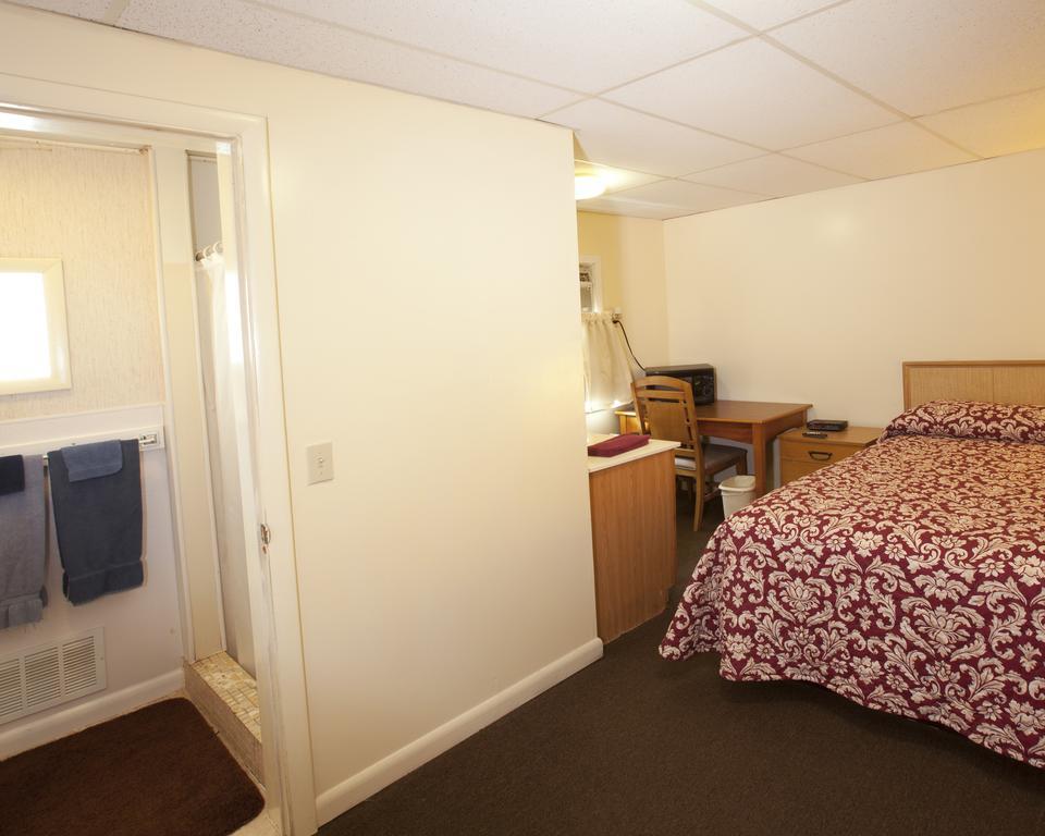 Charlie'S Motel Frostburg Exterior photo