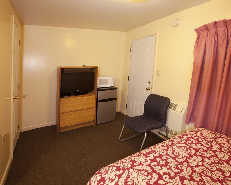 Charlie'S Motel Frostburg Exterior photo